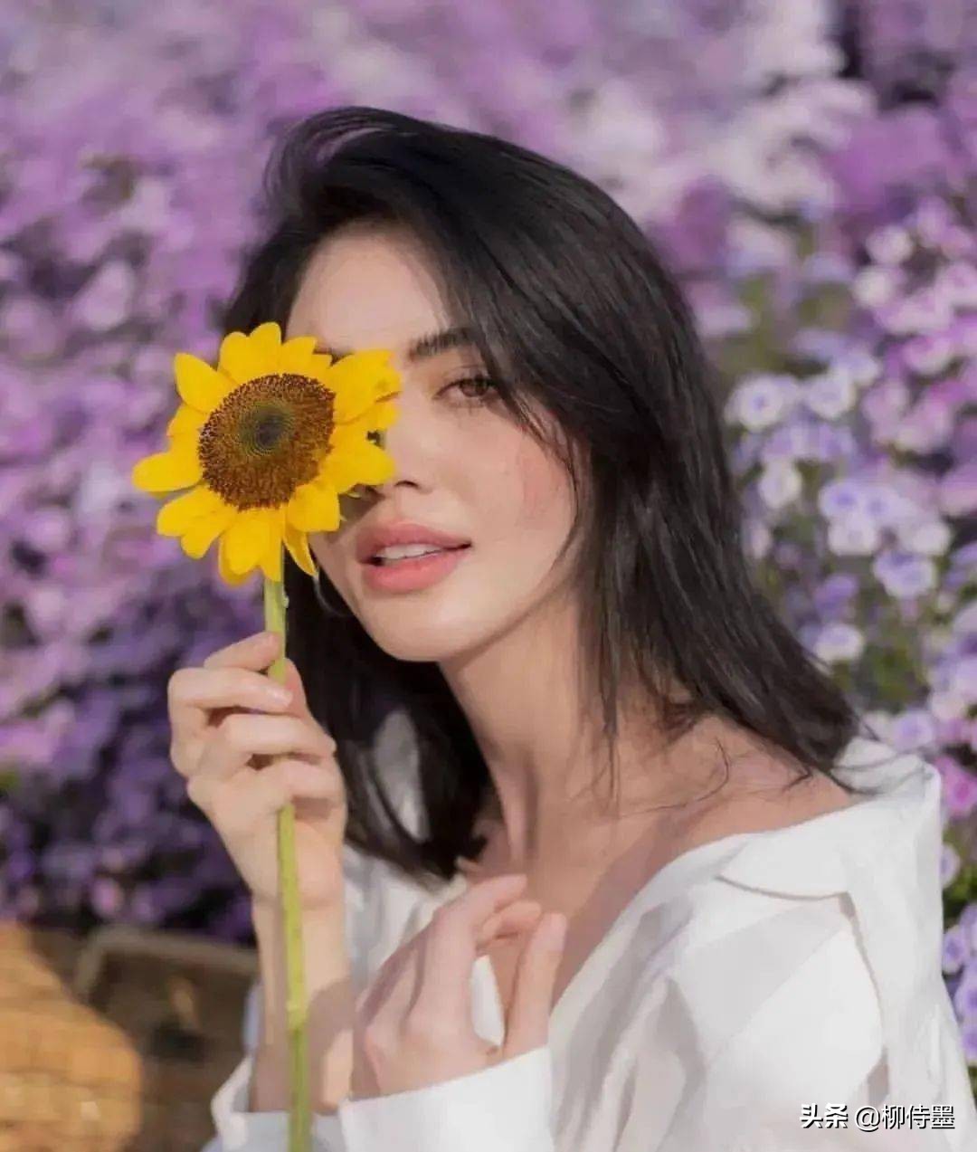 描写女生笑容灿烂的唯美句子