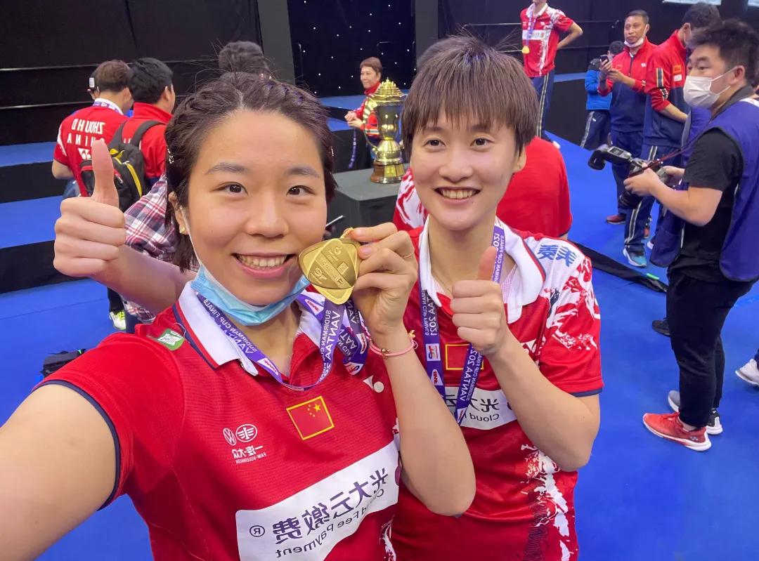 中国女子羽毛球队(湖南健儿2021年8次夺得世界冠军，贾一凡3次上榜，羽毛球贡