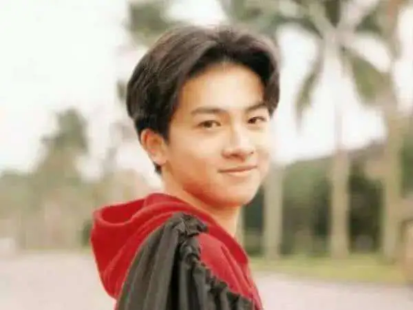 苏有朋一生难以弥补的遗憾：父母没如愿复合，还耽误了自己的人生