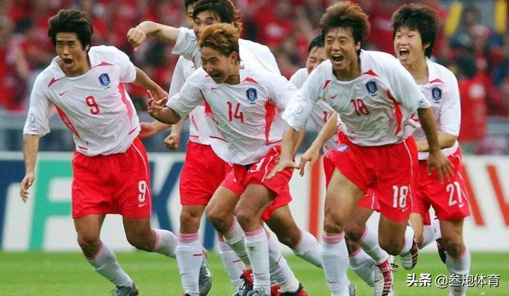 02年世界杯韩国人怎么看(全世界球迷都在骂！FIFA官方晒韩国队02世界杯之旅，评论区炸锅)