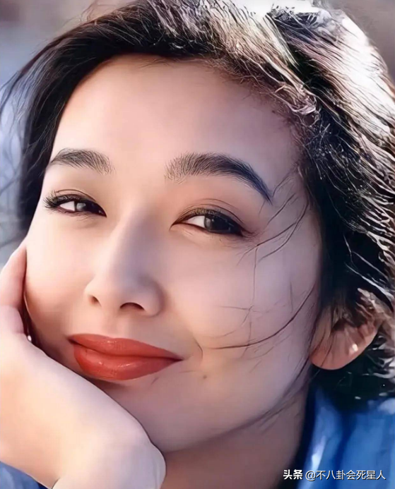 长相不算一眼惊艳，但却格外耐看，这7位女星戳中了大家的审美