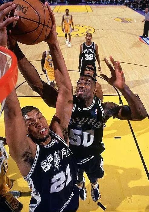 NBA拾遗录之六：98-99赛季纪事（下）黑八传奇、马刺夺冠