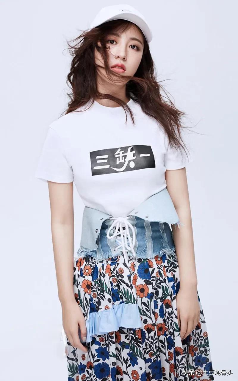 明星壁纸—周雨彤