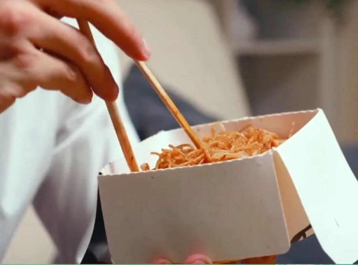 明星卖穷，真的那么惨？为你们心痛，看看吧，老百姓最伤不起的事