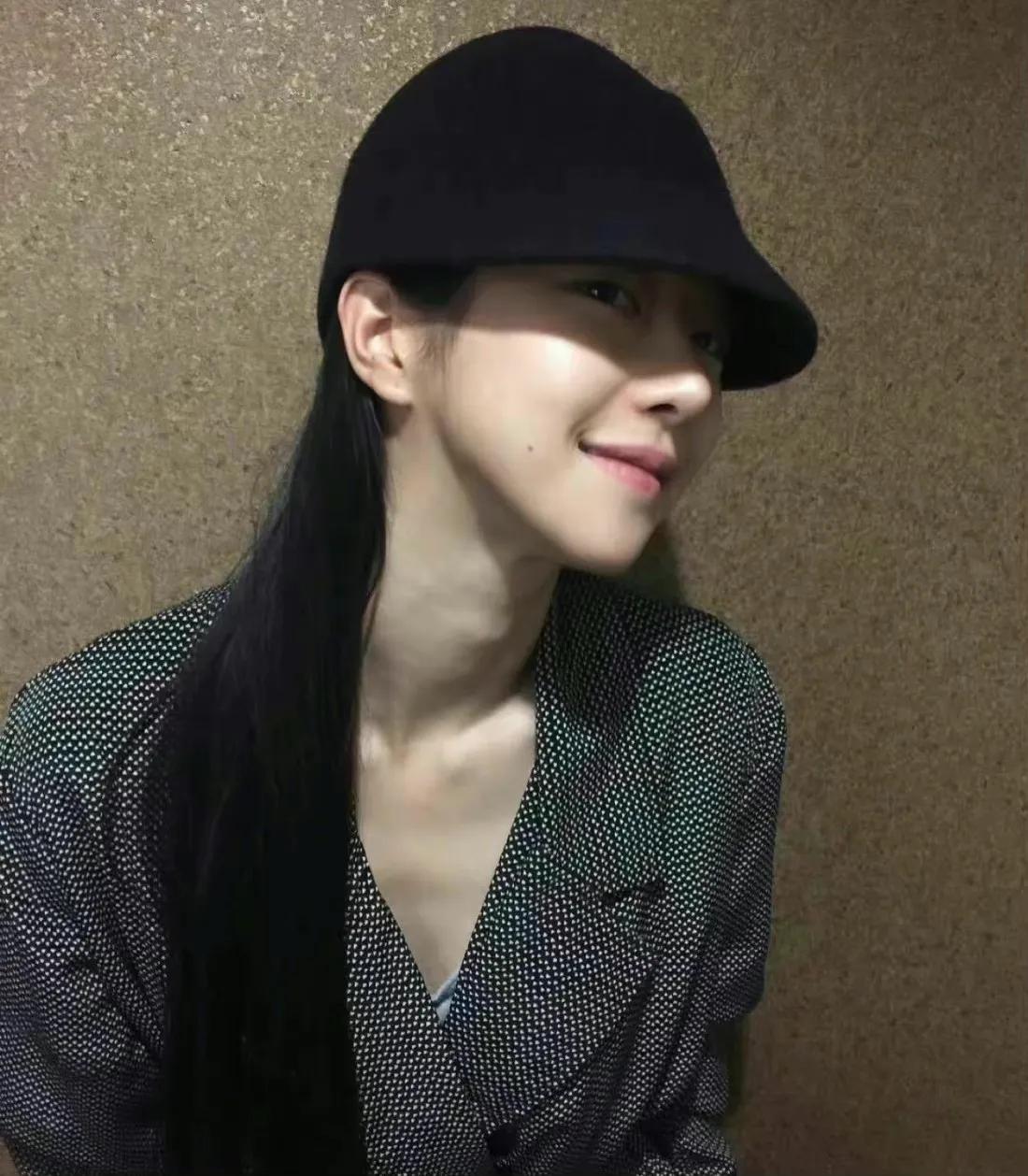 徐睿知 ​​​少女时期美照