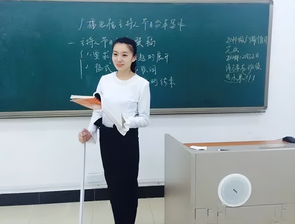 “取消非师范生从教资格”呼声高，教育部回应，让师范生处境艰难