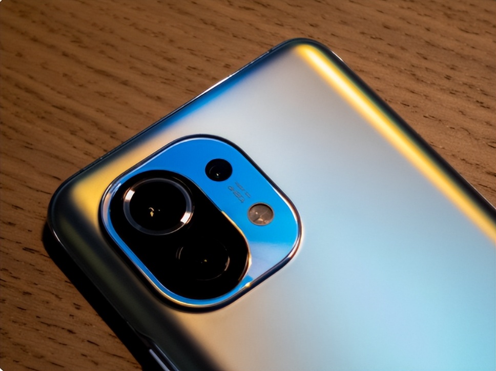 “手机两轴OIS”因高科技“防抖”受到消费者喜爱，国内马达