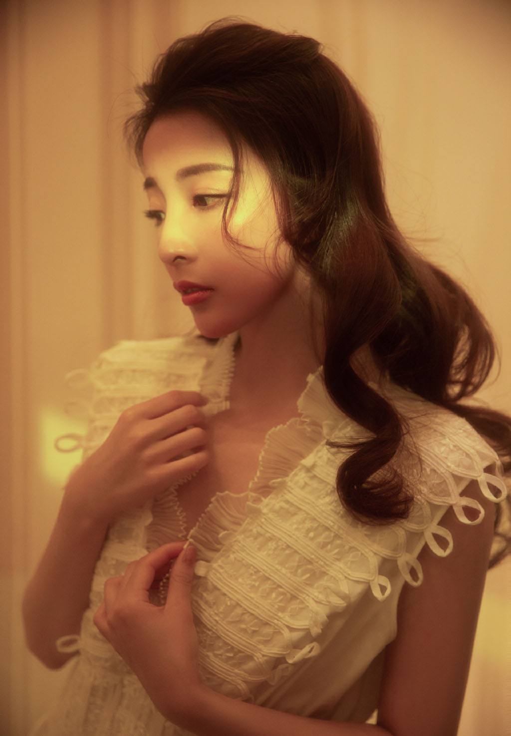 胡春杨承认恋上30岁厉蔺菲，自认是个“缺爱的人”，无惧粉丝流失