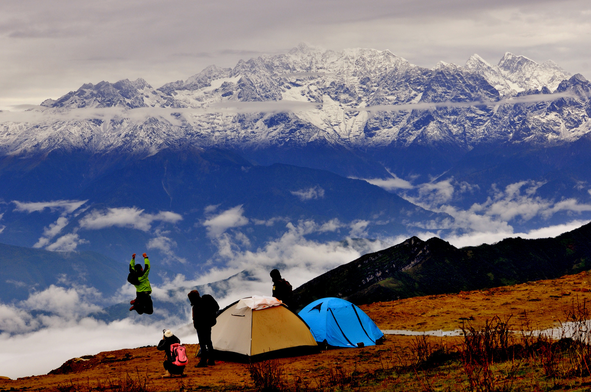 贡嘎山旅游攻略(最高19000元) - 悦闻天下