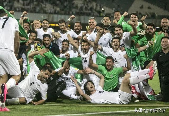 世界杯足球場上多少人(32强全部产生，卡塔尔世界杯分组出炉，亚洲六小强出线前景全分析)