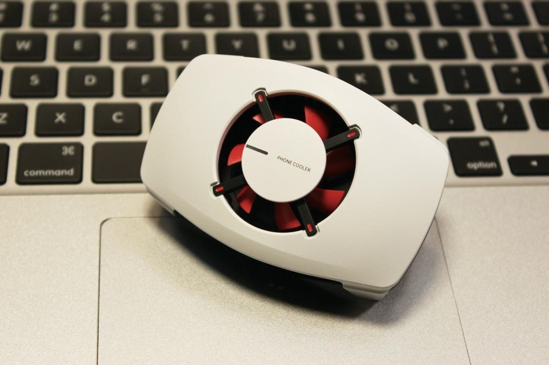 夏天游戏不烫手，一加18W冰点散热背夹辅助iPhone游戏体验