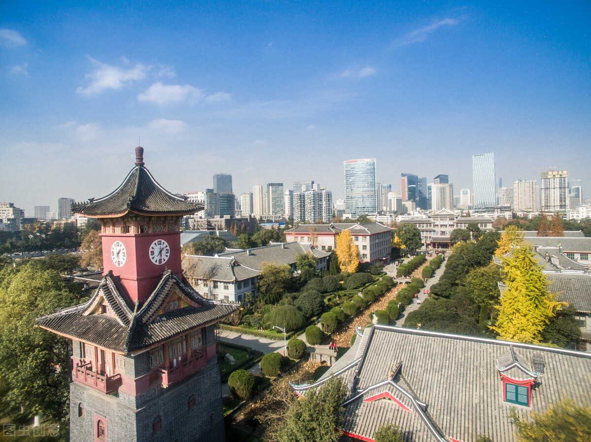 研考人数连续三年居榜首，2022四川大学自划线，有专业高达398分