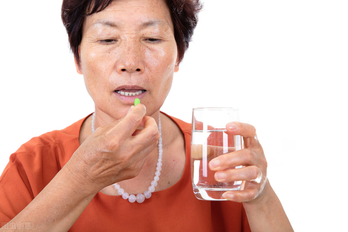 长期口服阿司匹林肠溶片和阿托伐他汀钙会怎样？有什么注意事项？