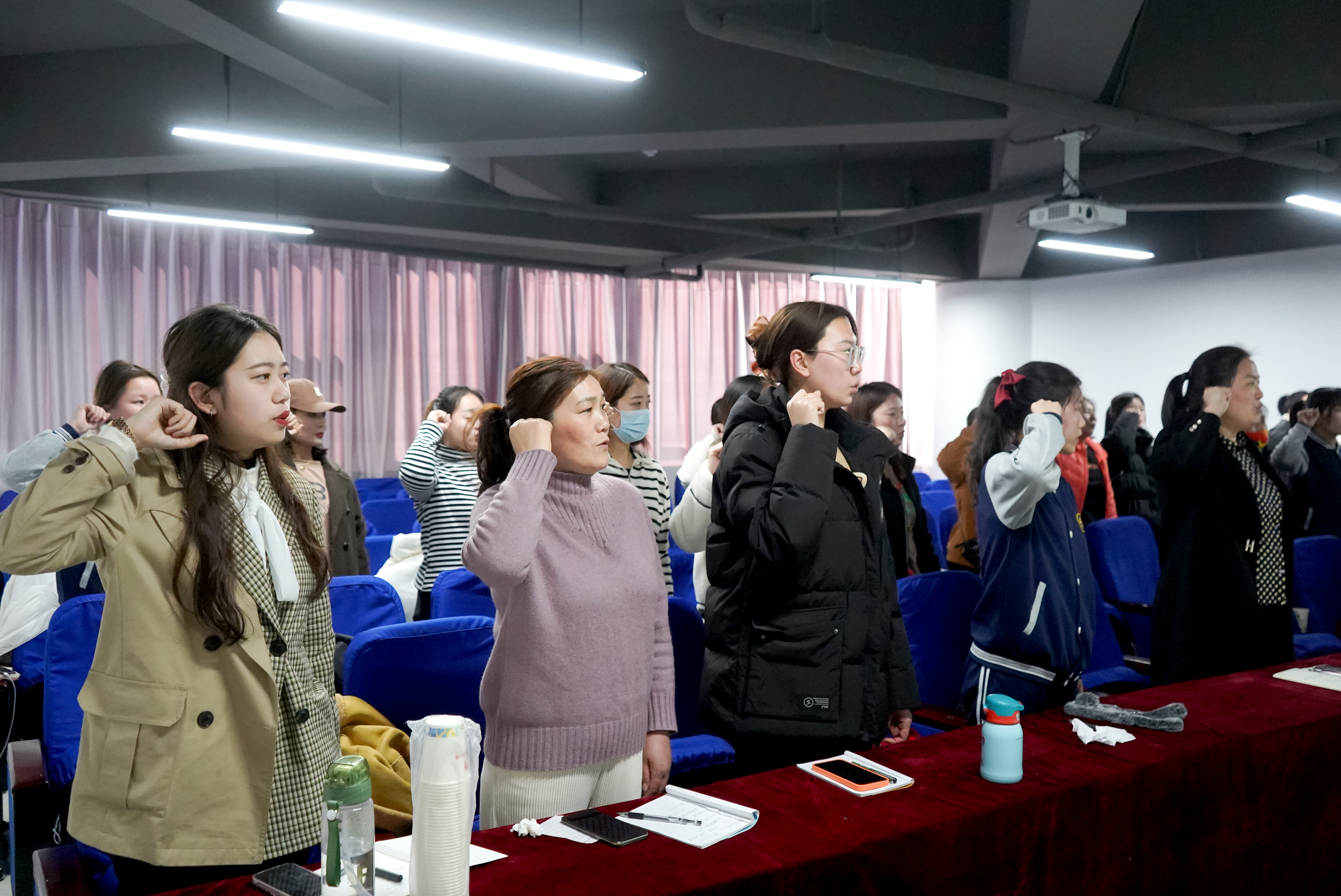 时光不负，未来可期——九巨龙教育集团召开新员工入职培训