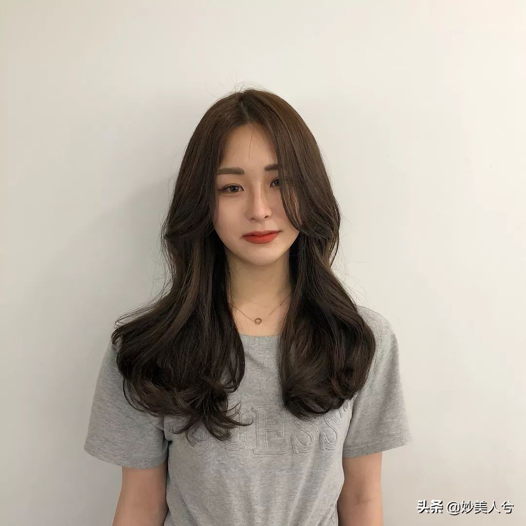 女士发型图片中长发(2022春天) - 赤虎壹号