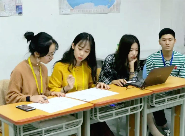 清华学生会主席地位有多高？院长都要“敬三分”，果然学霸不一般