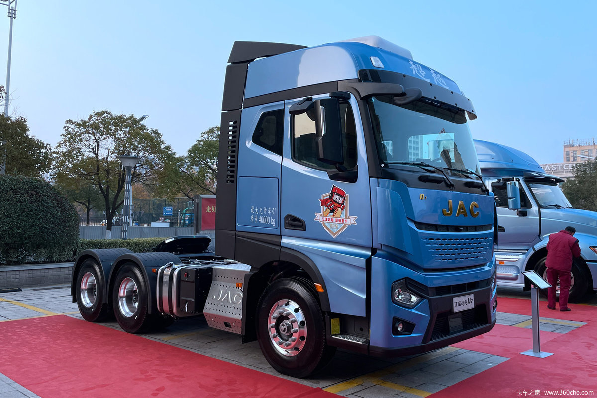 2022年哪些新重卡值得一看?这4款高端车型让你大饱眼福