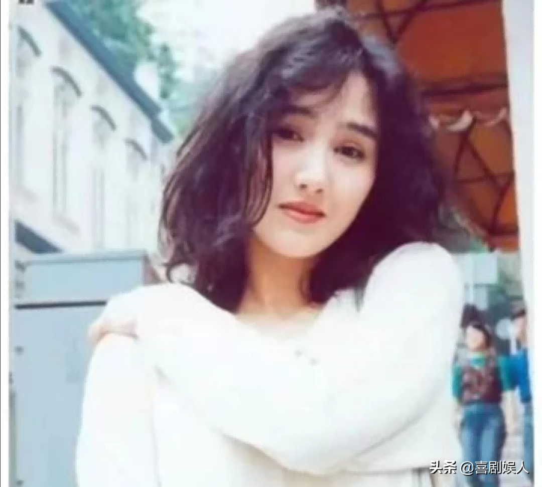 审美倒退了？这10位60后港星告诉你，当年演配角的都是啥颜值