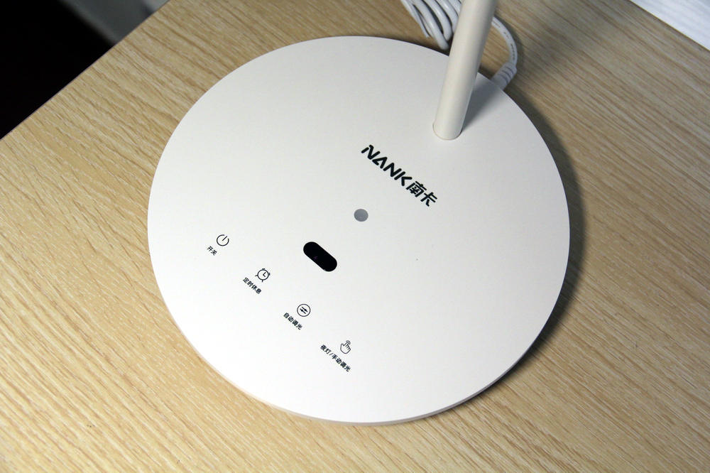 超大发光面+智能调光，南卡护眼台灯L1无蓝光真健康