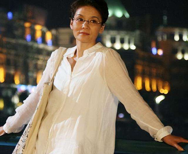 9位“妈妈专业户”：天生一张养尊处优脸，自带贵气，演不了穷人