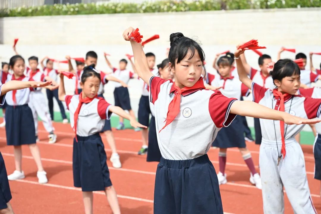共筑国防意识 共迎端午安康｜新兴中学附属小学举行主题升旗仪式
