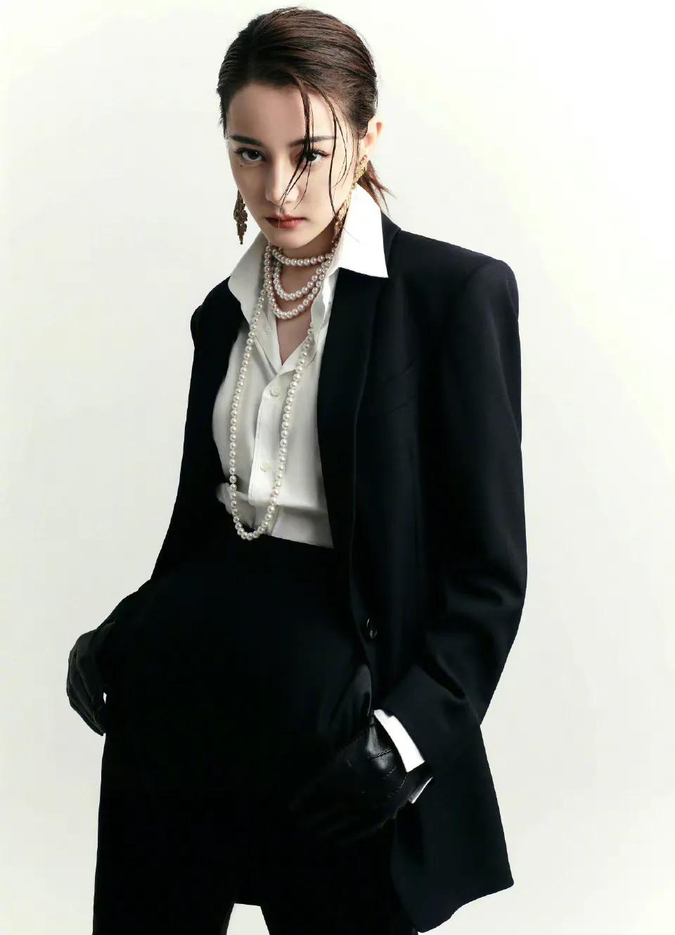 迪丽热巴穿西装太绝了吧