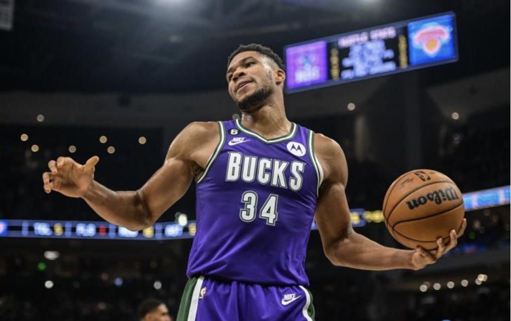 雄鹿队阵容名单（场均36分13板5助！字母哥直冲第3座MVP，雄鹿让了三核还一场没输）-趣拿体育