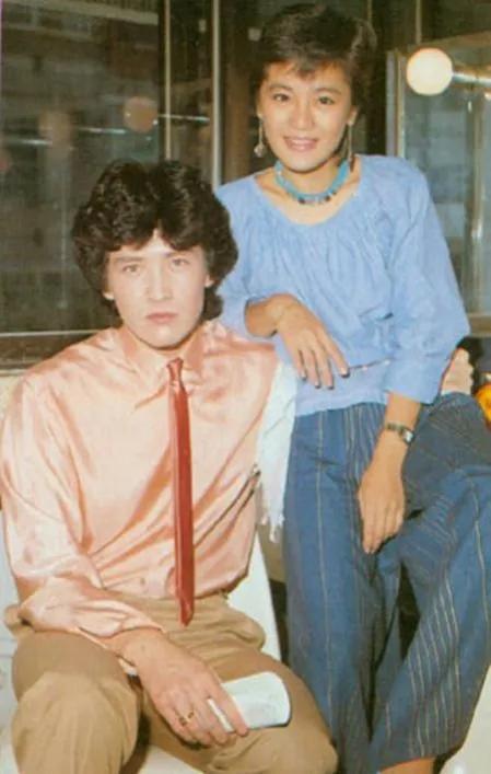 "大众男神"费翔因母亲与叶倩文分手,如今63岁仍孤身一人