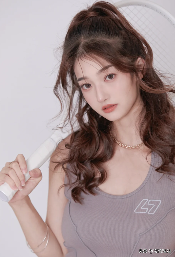 圆脸适合什么发型（你是什么“脸型”就留什么“发型”！方脸适合长发、圆脸适合卷发）