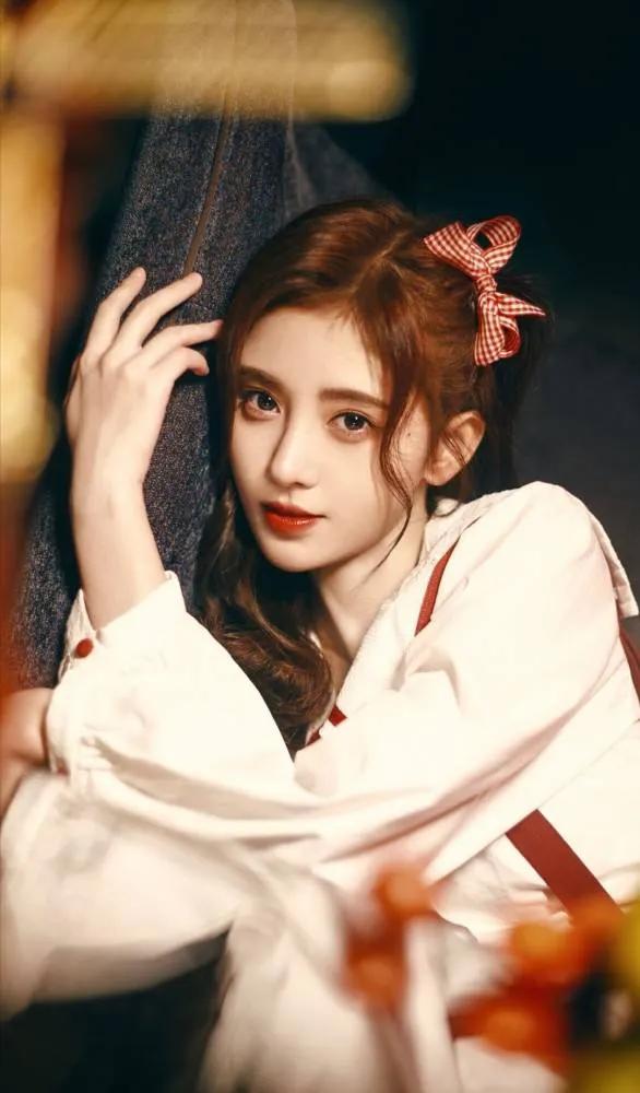 鞠婧祎：甜美靓丽，天生丽质