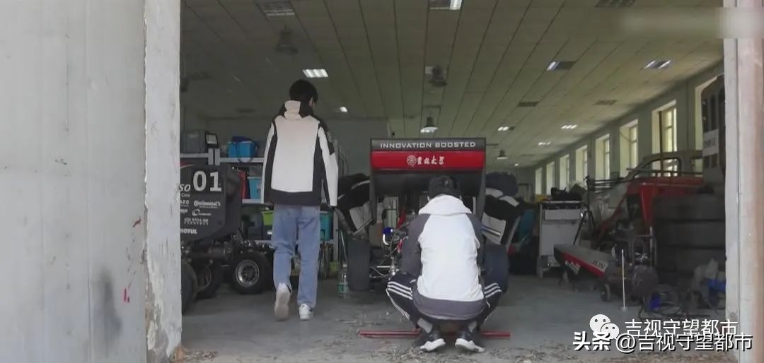 大學生方程式賽車車隊（全國總冠軍！吉林大學學生賽車隊成功衛(wèi)冕）