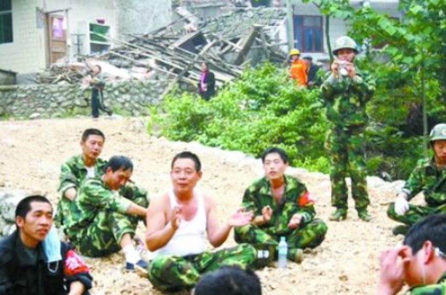 胖东来活该你火！武汉疫情捐款5000万，河南水灾老板亲自参与救援