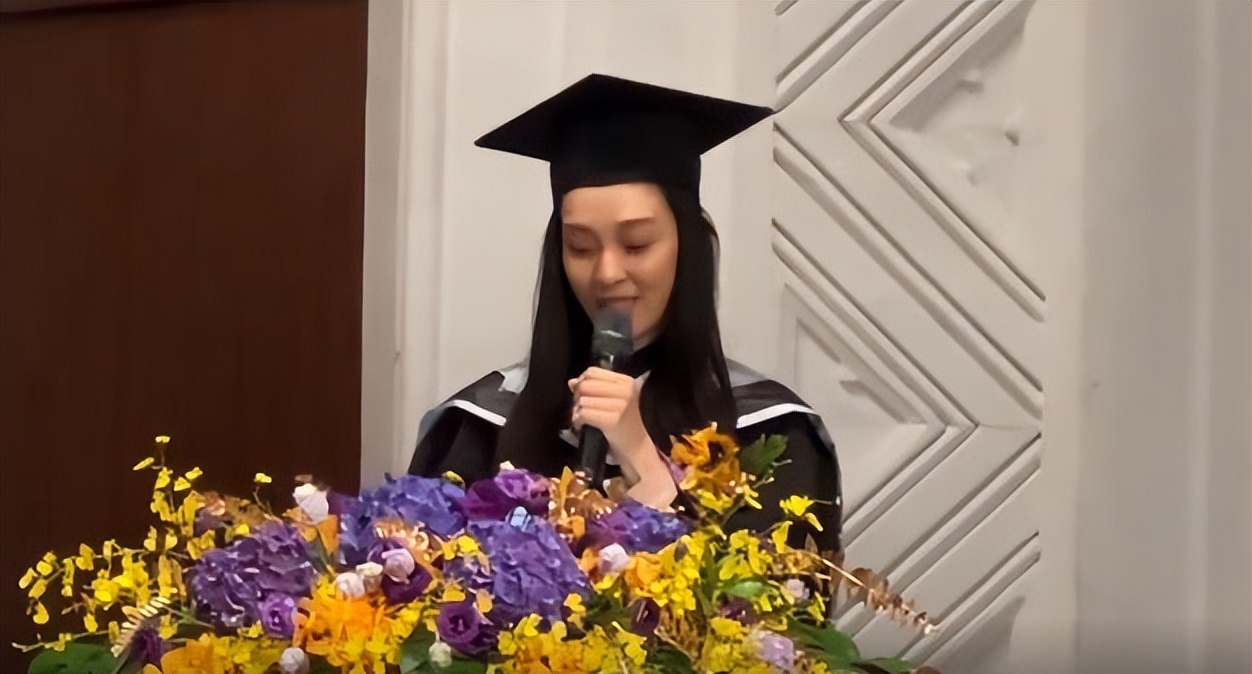 范玮琪拿到EMBA学位后激动落泪，仍旧无法走出哈佛社区大学的梗