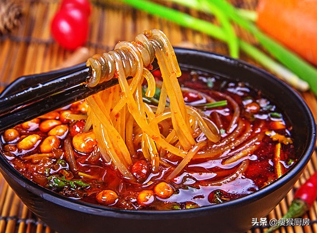 重庆最出名的8种小吃，特色山城美味，麻辣鲜香，看得人直流口水