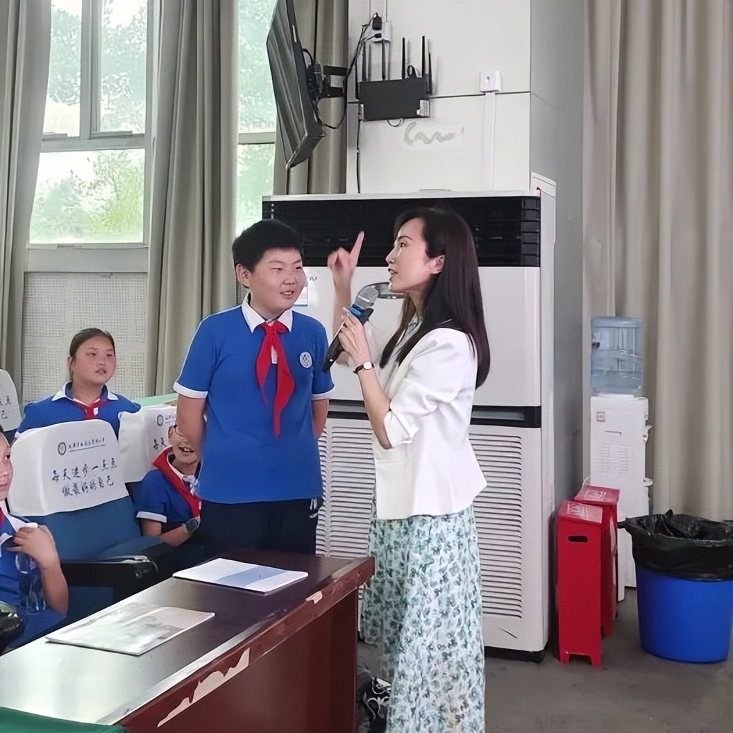 双流区棠湖小学开展“阳光童心，用爱守护”主题系列心理活动