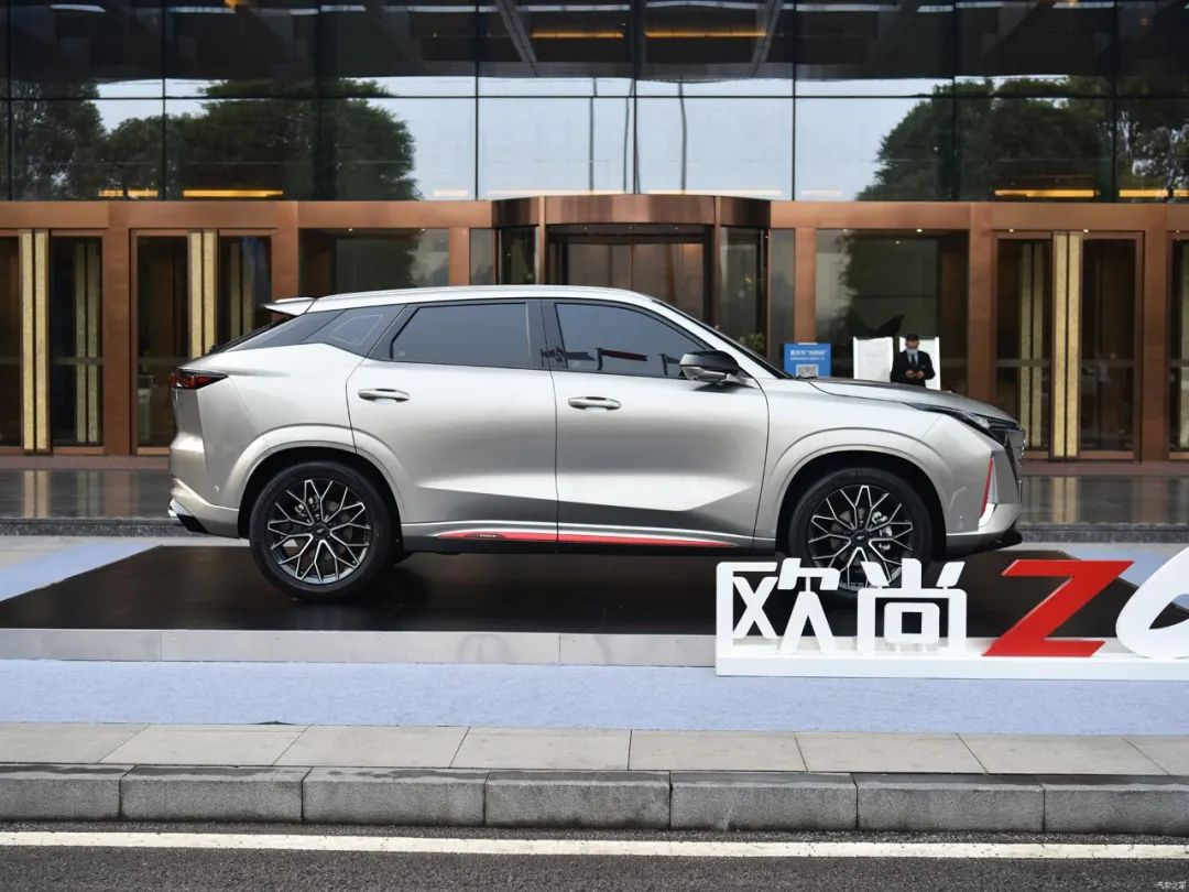 2022款五菱宏光MINIEV正式上市；长安欧尚Z6内饰正式发布