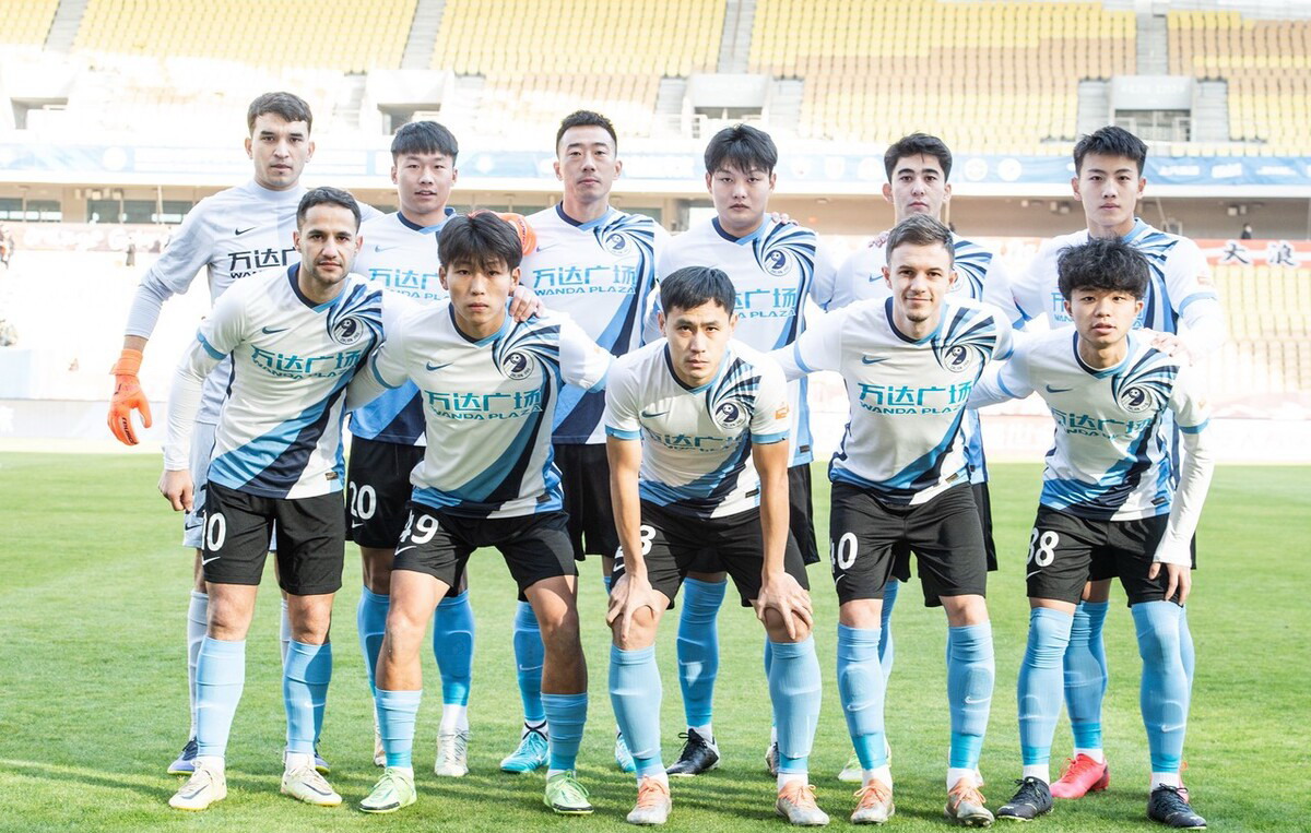 成都在哪里可以看到足球直播（中超大连人PK成都蓉城名单，谢晖首发派上4名小将，这4大平台直播）