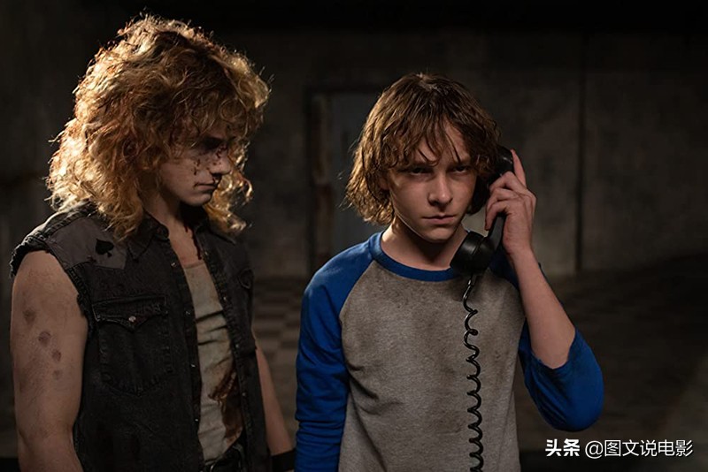 《暗黑电话》再生活化不过的日常，成长就是一场求生惊魂记