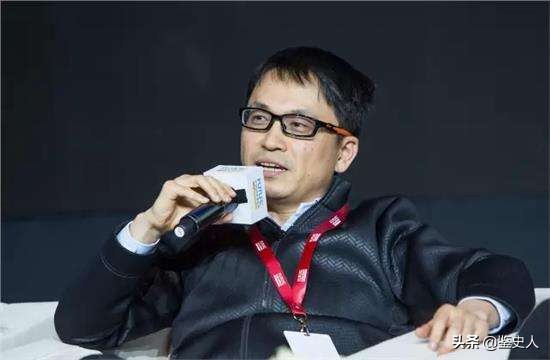 河南小伙，草根出身，如今掌管5000亿财富，曾帮过刘强东和马化腾