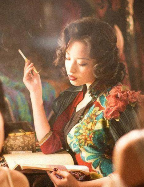 拍一部戏留一段情，“花花公子”冯绍峰的风流情债