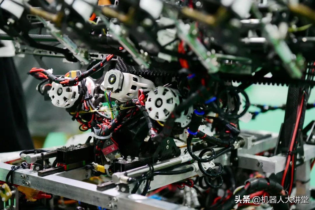 广义机器人赛道新玩家？一家扫地机器人企业强势入局