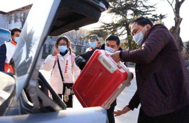 四川高校寒假时间有望“统一延长”，学生欢呼雀跃，还有个好消息