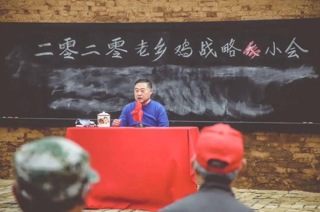 这个安徽“最潮60后”,靠一碗汤一年卖了40亿