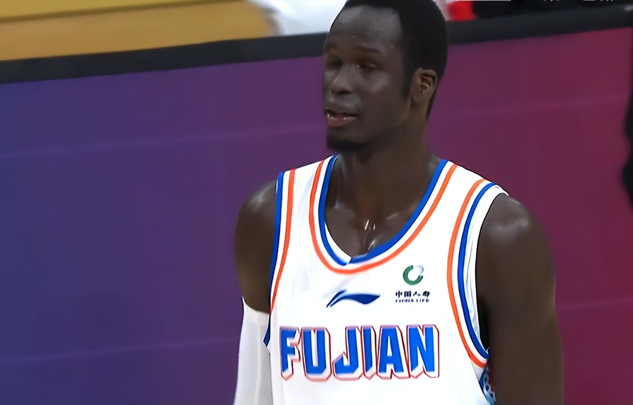 辽篮对cba各队战绩（郭艾伦满血回顾26+10，双子星都吃T，张镇麟20分，辽篮大胜福建）