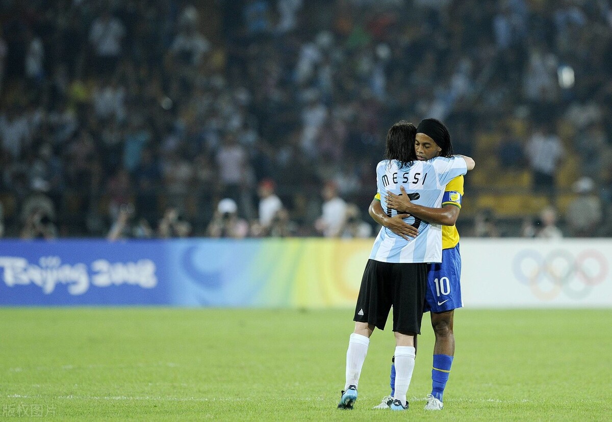 巴西队世界杯百大进球（巴西队史进球排行榜：贝利77球居首，内马尔74球、罗纳尔多62球）