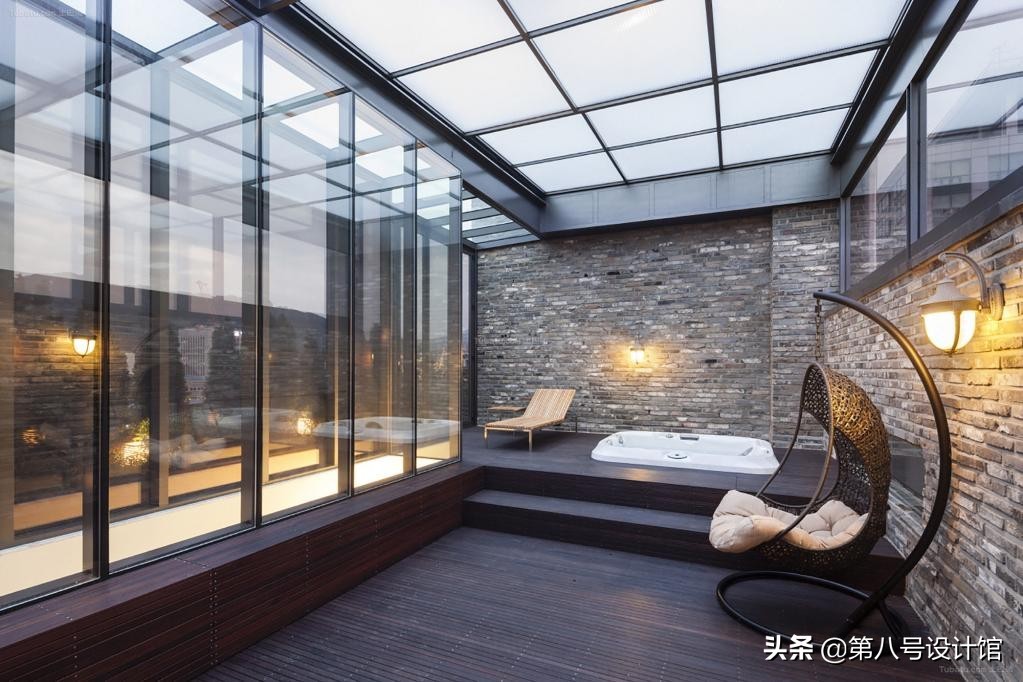 梦想中的舒适生活：阳光房+自动折叠智能系统，露台就能俯瞰城市