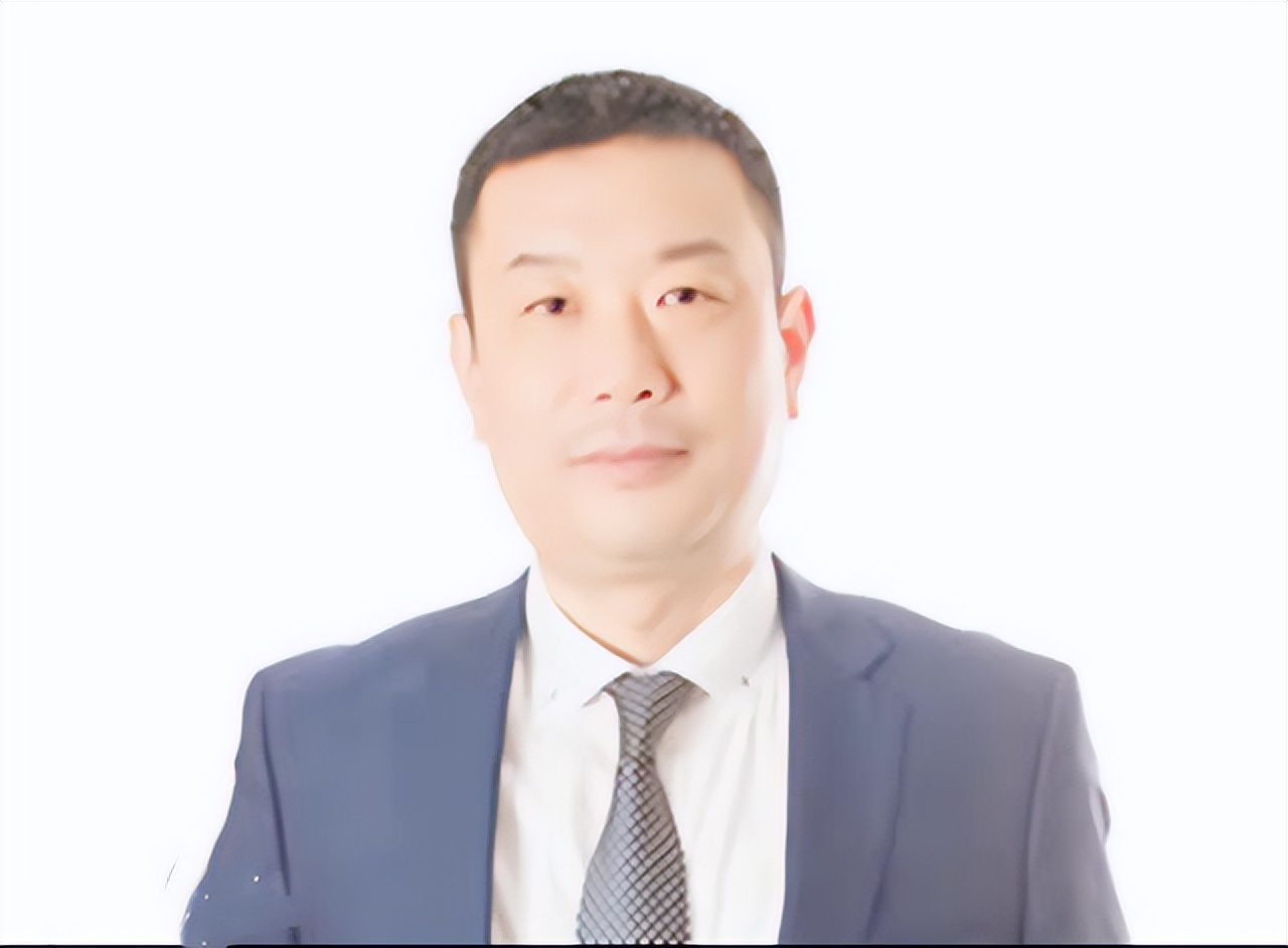 郭丽军本身业务能力存疑,作为一位高管,其对于双汇企业的的生产,采购