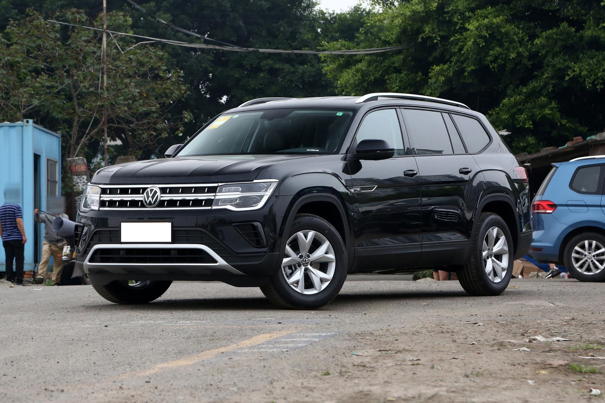 30万左右，我会选3台中大型SUV，254马力+全时四驱，实用还有面子