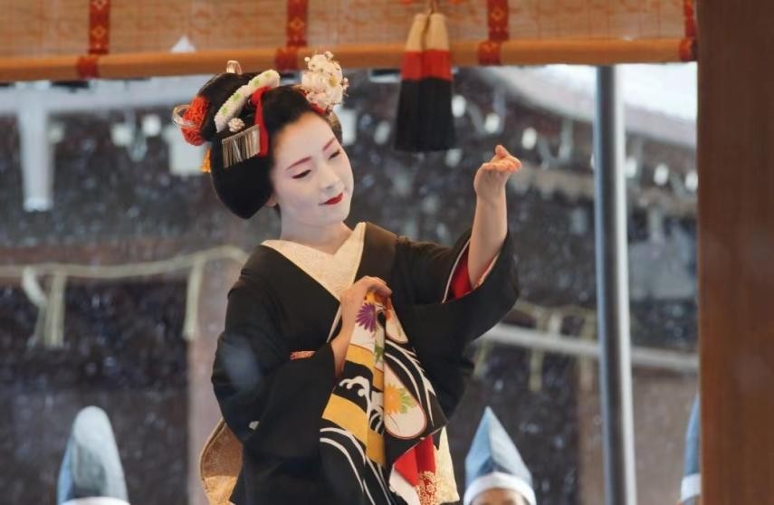 欧美图片另类图片日本(日本祖传奇葩习俗：御灵、黑齿与女体盛宴，每个都能刷新你的三观)
