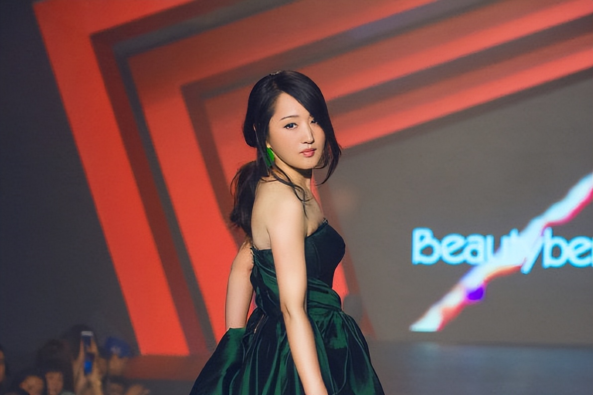 时至今天,杨钰莹依然没有结婚,毛宁也是独身一人,不知道他们私下有没